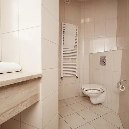 ゲストハウス Privet With Bathrom 150m From The ソポト