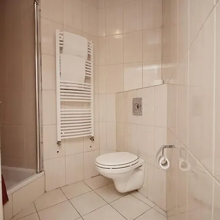 Privet With Bathrom 150m From The ソポト